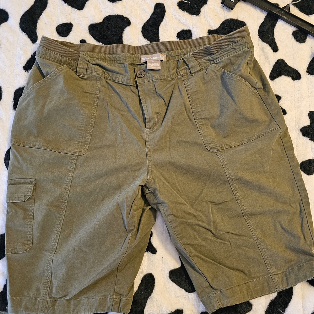 Women's Olive Cargo Shorts